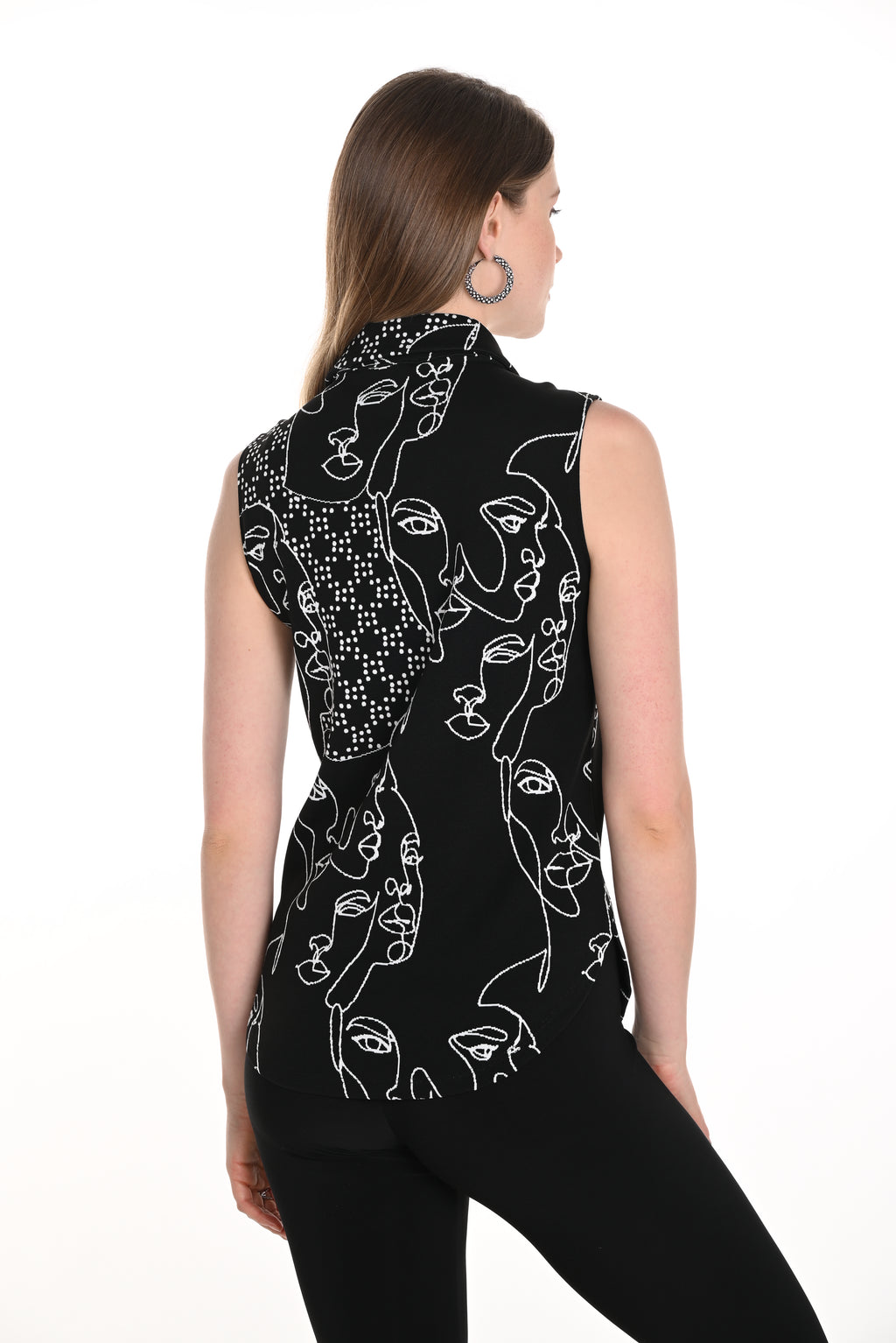 Frank Lyman Black/Off-White Face Print Sleeveless Top Style 256163