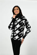 Frank Lyman Black/White Knit Top Style 224509U