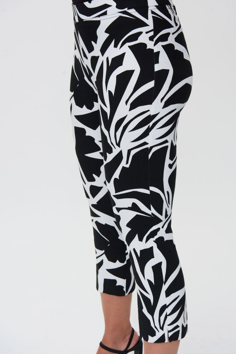 Joseph Ribkoff Vanilla/Black Floral Print Cropped Pull-On Pants Style 232258